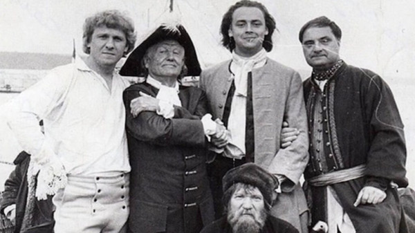 Работали в спешке, чтобы на два года положить на полку: Как снимали сериал &laquo;Россия молодая&raquo;