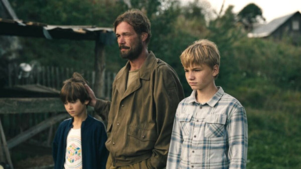 Зовет жену богиней и благодарит судьбу: как живет звезда сериала &laquo;Лихие&raquo; Артем Быстров