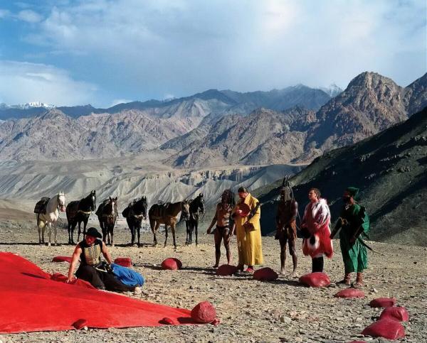 
                Магия в городе: 6 фильмов, где фантастика граничит с повседневностью             