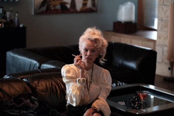 &laquo;Подрезка кустов роз&raquo;: Рецензия Киноафиши