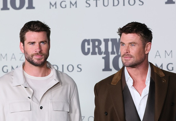 Братья Лиам и Крис Хемсворты появились на премьере триллера