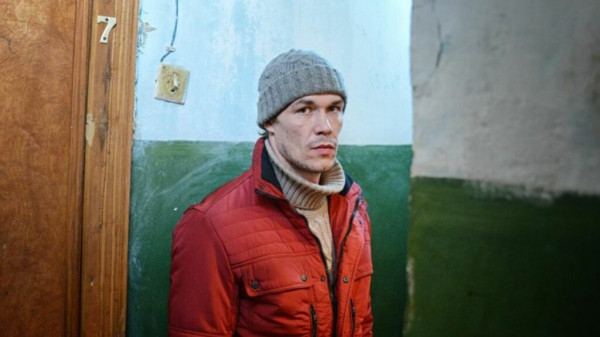 Зовет жену богиней и благодарит судьбу: как живет звезда сериала &laquo;Лихие&raquo; Артем Быстров