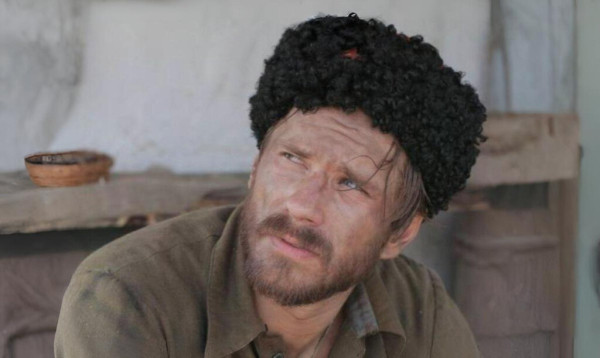 Окончил ПТУ, работал на заводе, похоронил близкого человека: испытания Александра Горбатова Окончил ПТУ, работал на заводе, похоронил близкого человека: испытания Александра Горбатова