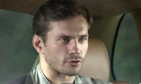 Окончил ПТУ, работал на заводе, похоронил близкого человека: испытания Александра Горбатова Окончил ПТУ, работал на заводе, похоронил близкого человека: испытания Александра Горбатова