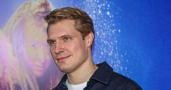 Как живет рослый красавец Кирилл Зайцев: Бросил море, был на родах жены, разбил не одно сердце Как живет рослый красавец Кирилл Зайцев: Бросил море, был на родах жены, разбил не одно сердце