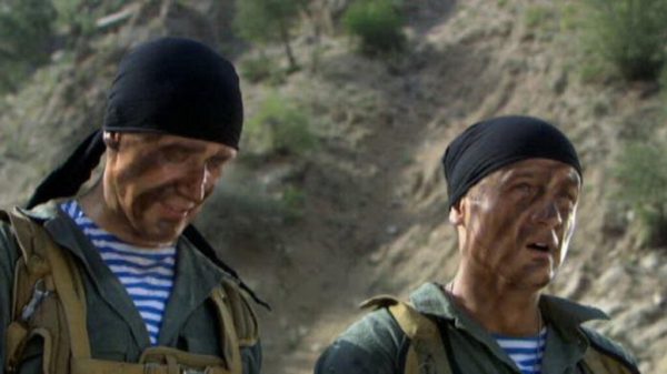 Макарова укусила змея, а ветераны КГБ научили выключать противника: Интересные факты о сериале &laquo;Офицеры&raquo;