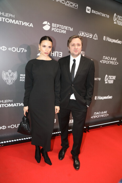 Обида на отца Никиту Михалкова, две жены, четверо детей и внук: как живет Артем Михалков