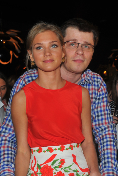 Бедное детство, обида на родителей и скандальный развод с Гариком Харламовым: как живет Кристина Асмус