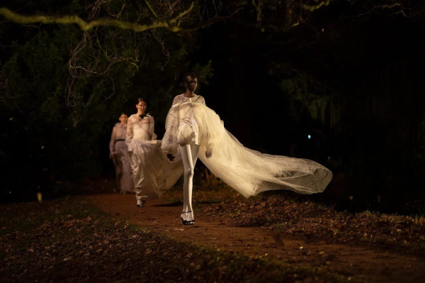 &laquo;Кутюр&raquo;: Бесполезная и необходимая красота