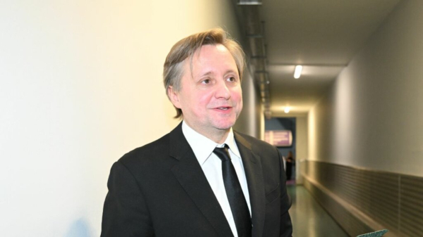 Обида на отца Никиту Михалкова, две жены, четверо детей и внук: как живет Артем Михалков